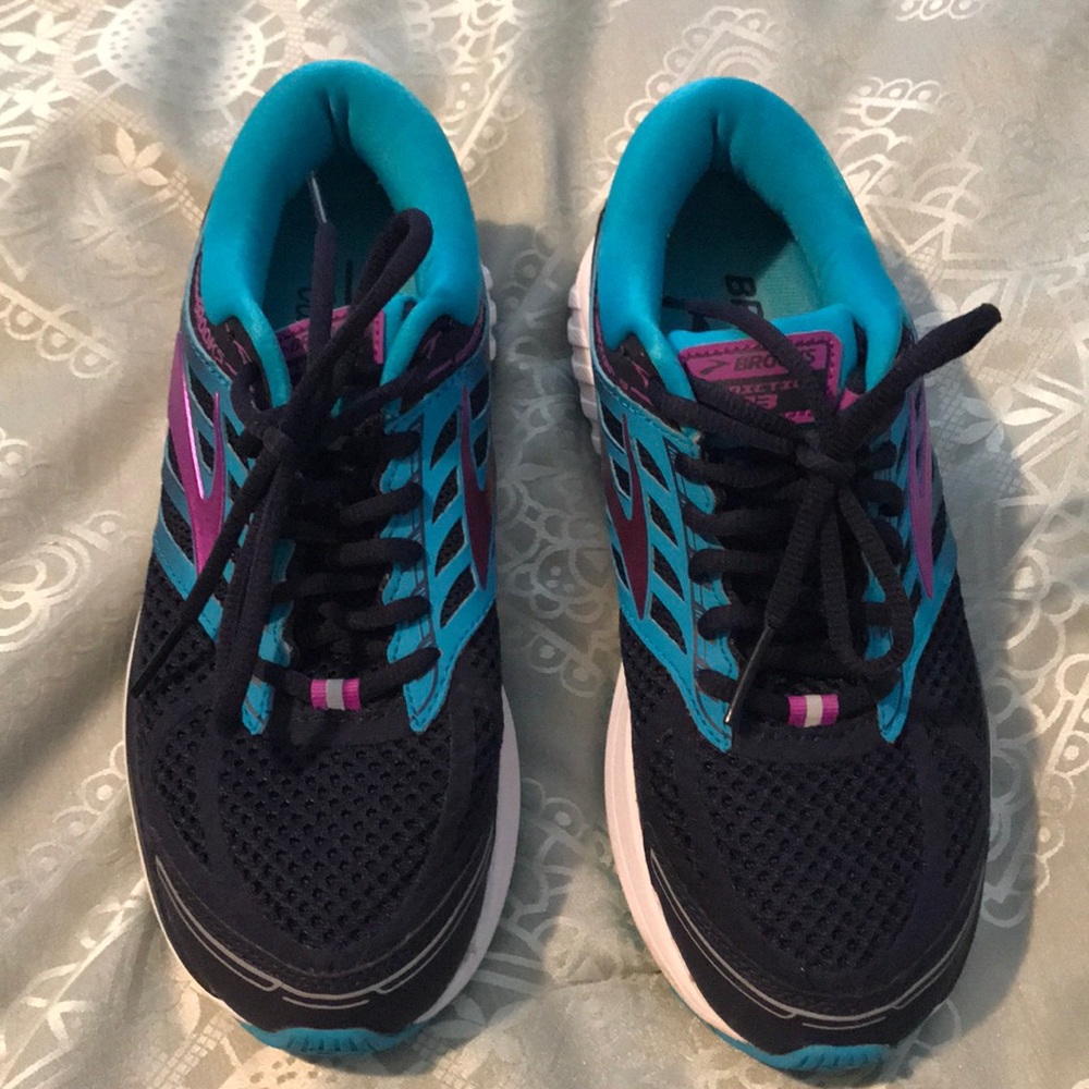 Brooks addiction sneakers